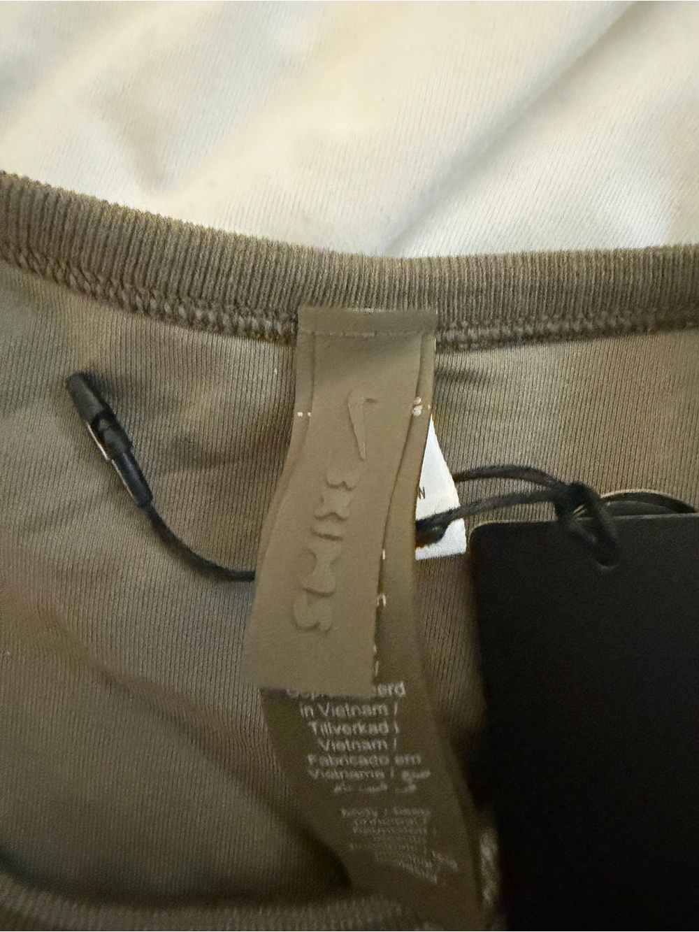 NikeSkims Ribbed Racer front Bra - Picture 3 of 5